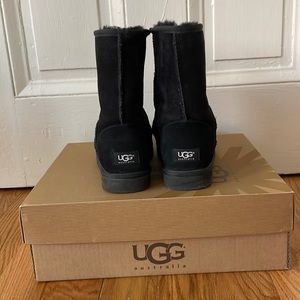 Black ugg boots